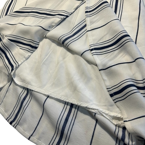 J.O.A Tie Front Fit and Flare Dress White and Navy Sz Small - Picture 10 of 10